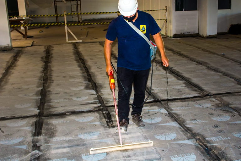 Teste de estanqueidade em membranas EPDM